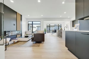 7-web-or-mls-Living_shopped