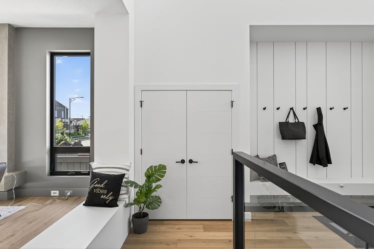 13-web-or-mls-ARV09738